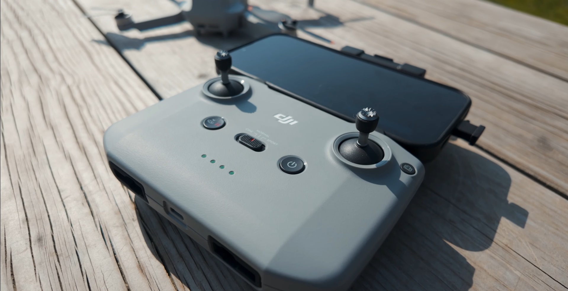 Le DJI Mini 4K propose plusieurs modes de vol intelligents, appelés QuickShots