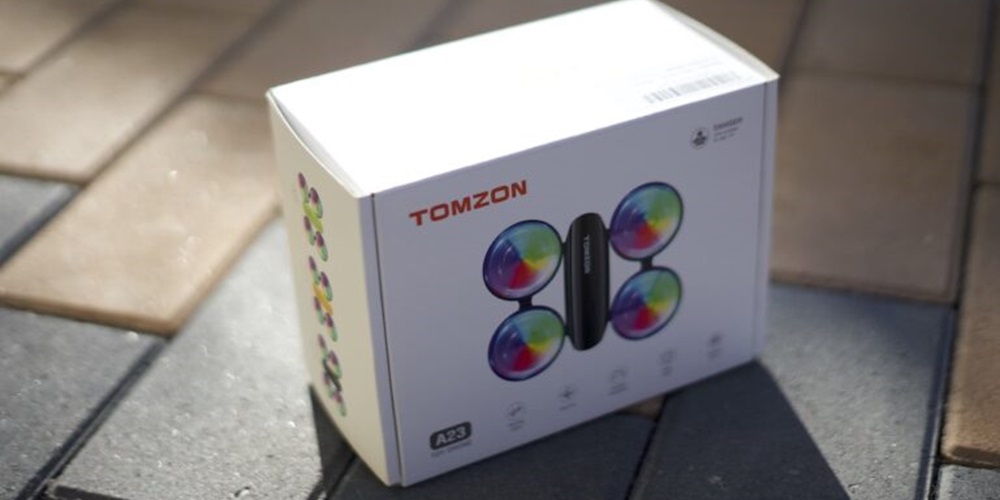 Tomzon A23 : un mini-drone lumineux pour enchanter petits et grands